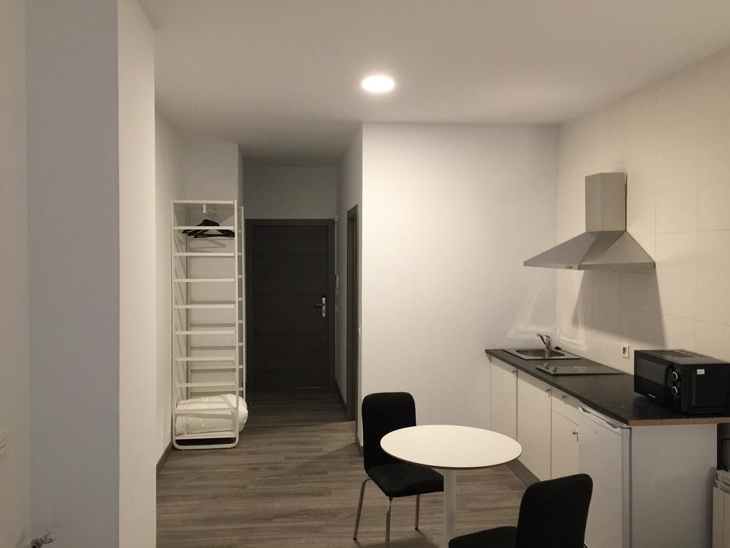 Appartement And Kitchen *